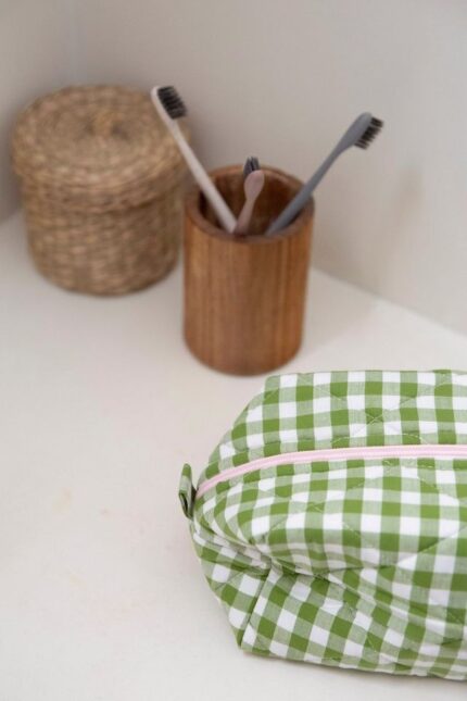 GREEN GINGHAM COSMETIC BAG Medium